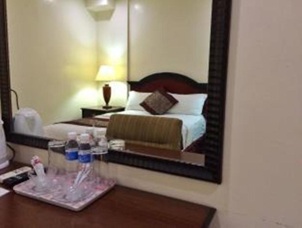 Cindy Kelly Hotel Olongapo Esterno foto