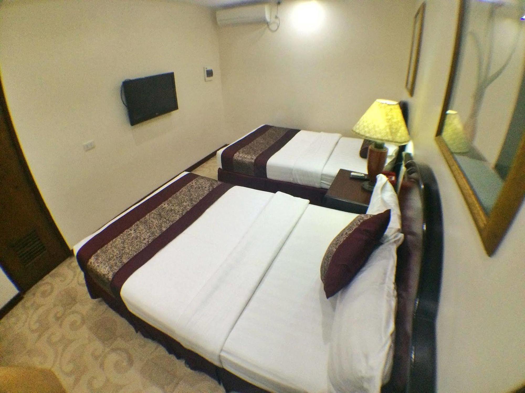 Cindy Kelly Hotel Olongapo Esterno foto
